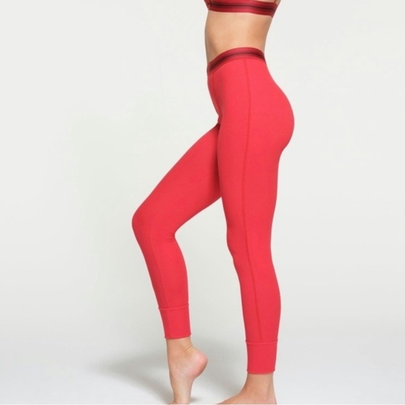 SKIMS Red Leggings - Picture 6 of 7